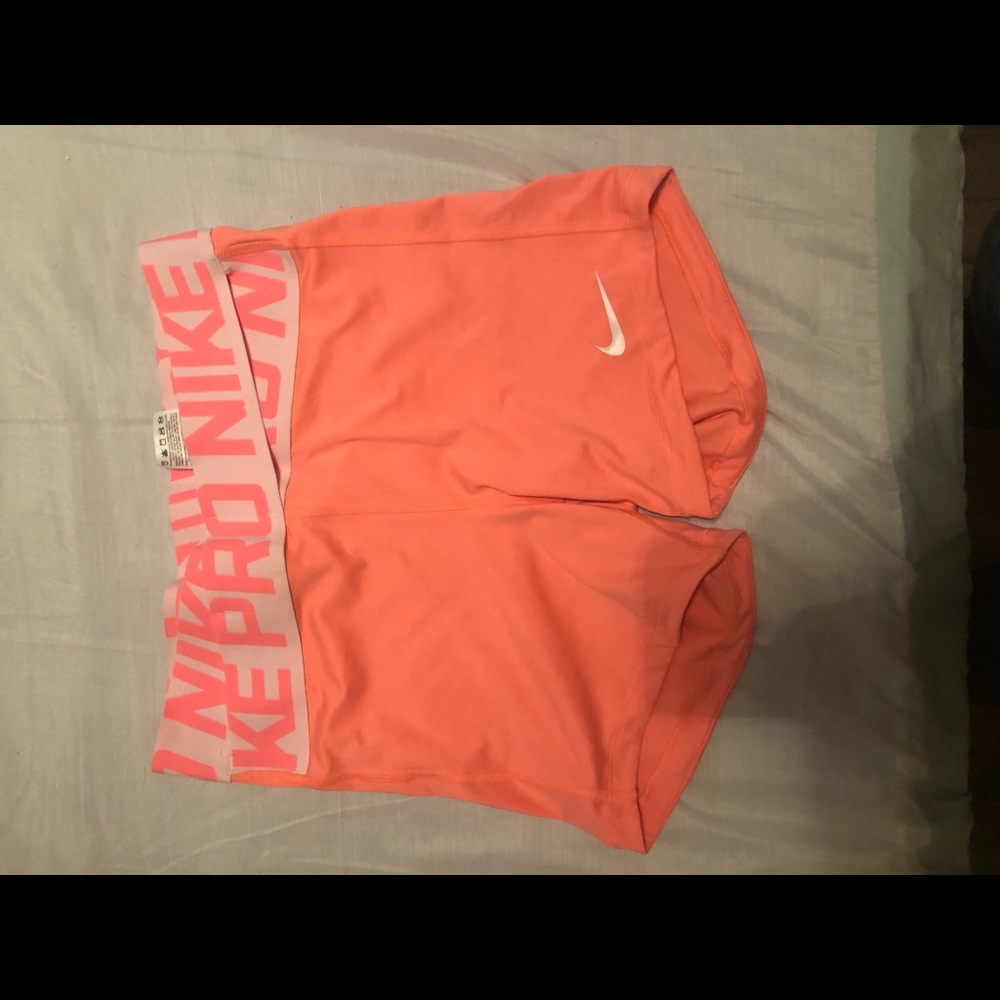 Nike pro inter twist
